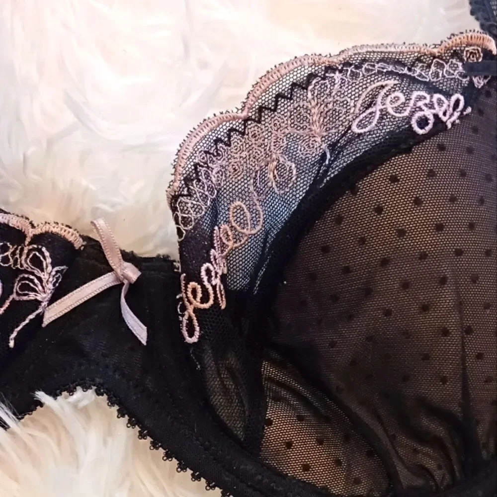 Jezebel Underwire Bra 34B